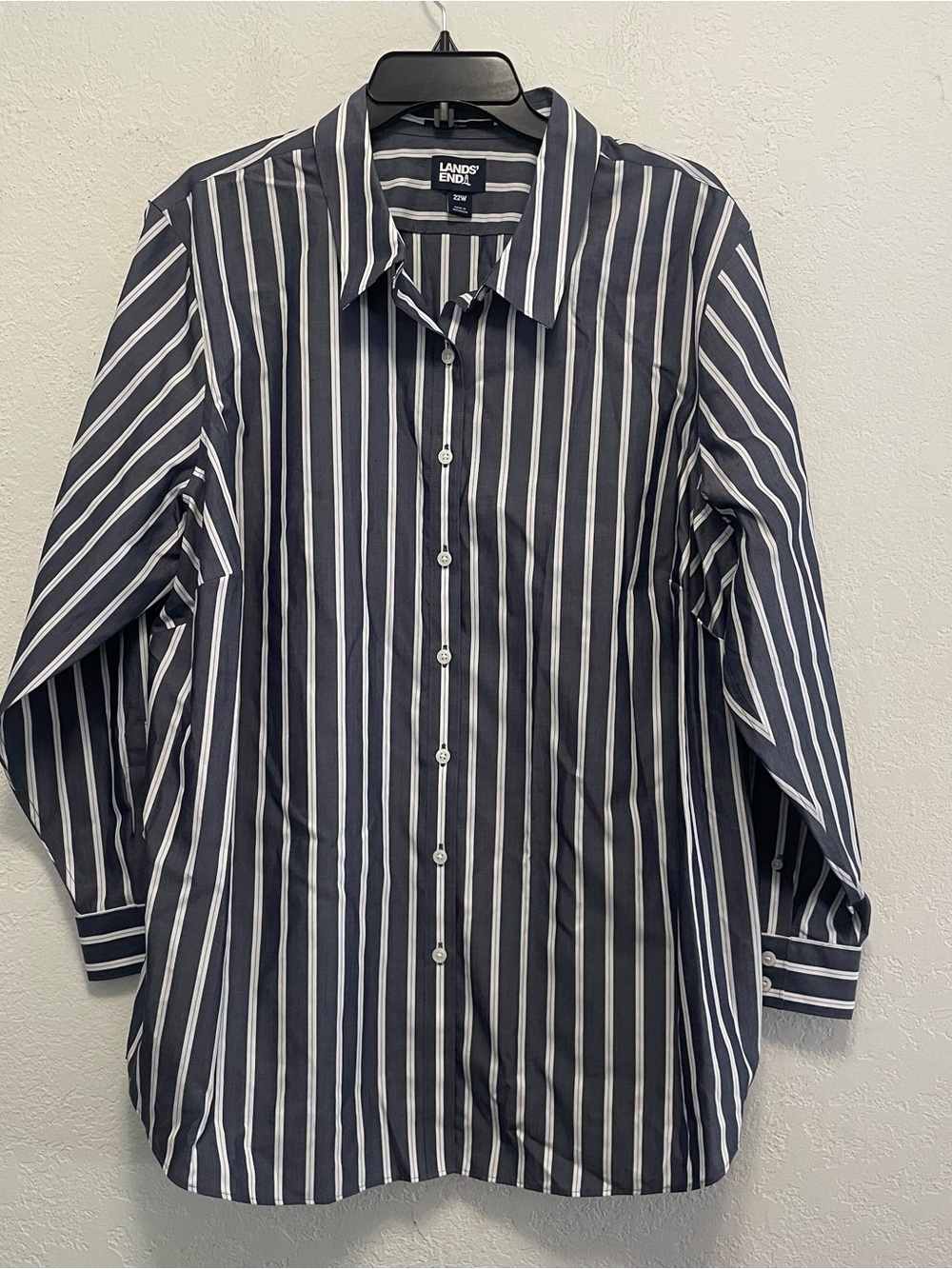 Lands' End striped button-down shirt navy white vertical stripes no iron 22W
